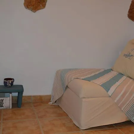 Tholari Project By S. Apartamento *