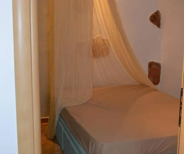 Tholari Project By S. Apartamento